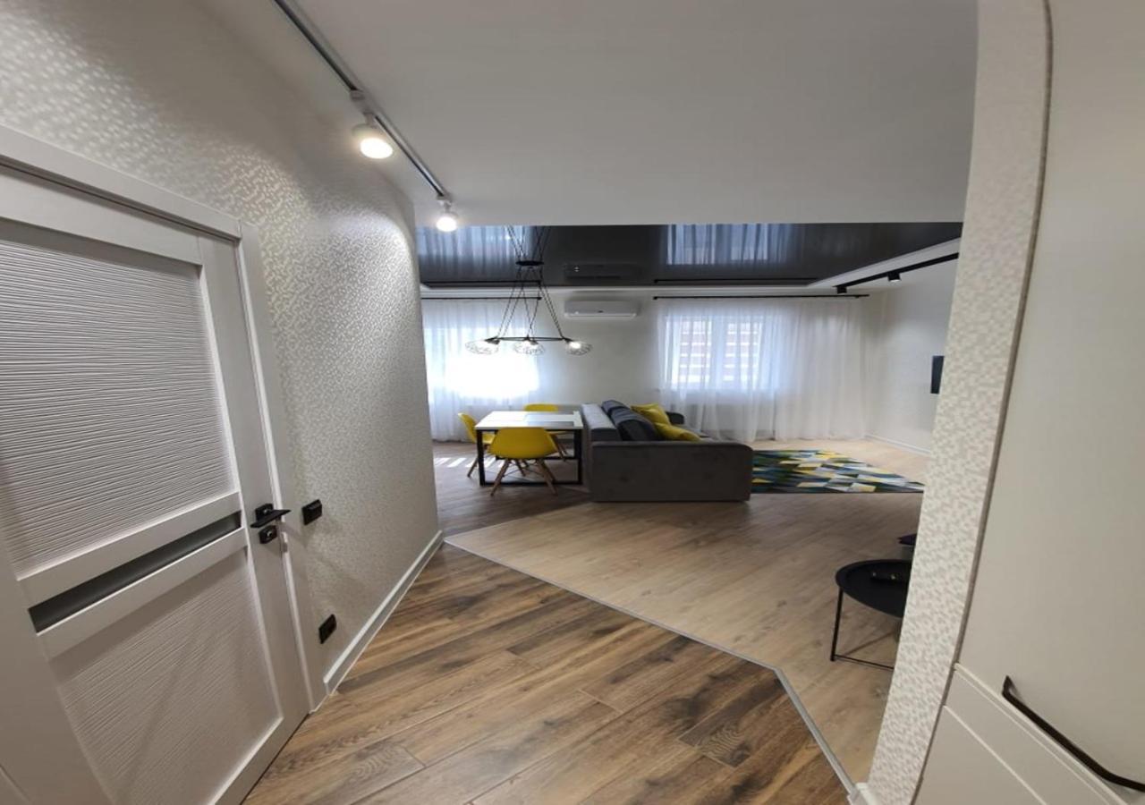 New Lux Apartment 2020 Харьков Экстерьер фото